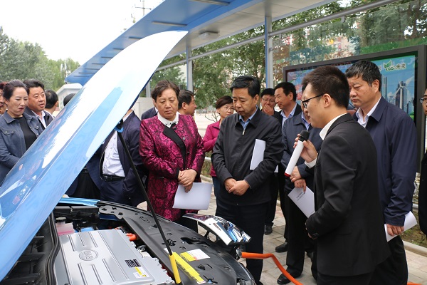 市委副書記、市長(zhǎng)王奮彥帶隊(duì)觀摩督查公司項(xiàng)目建設(shè)工作(圖2)