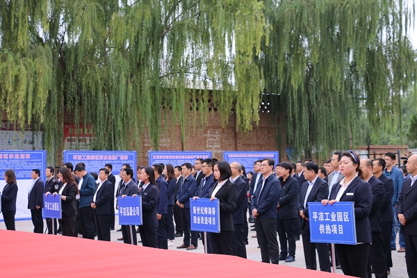 市委副書記、市長(zhǎng)王奮彥帶隊(duì)觀摩督查公司項(xiàng)目建設(shè)工作(圖4)