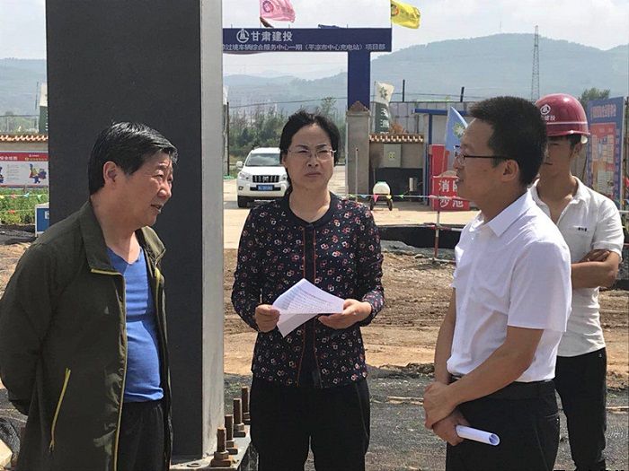 市政協(xié)副主席禹文長(zhǎng)一行調(diào)研平?jīng)鲞^(guò)境車輛綜合服務(wù)中心一期(平?jīng)鍪兄行某潆娬荆╉?xiàng)目建設(shè)工作(圖2) 市政協(xié)副主席禹文長(zhǎng)一行調(diào)研平?jīng)鲞^(guò)境車輛綜合服務(wù)中心一期(平?jīng)鍪兄行某潆娬荆╉?xiàng)目建設(shè)工作(圖2)