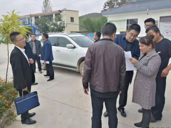 平?jīng)鲢垂鹃_(kāi)展“踐行初心使命，助推脫貧攻堅(jiān)”主題黨日活動(dòng)(圖3)