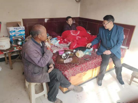 平?jīng)鲢垂鹃_(kāi)展“踐行初心使命，助推脫貧攻堅(jiān)”主題黨日活動(dòng)(圖6)