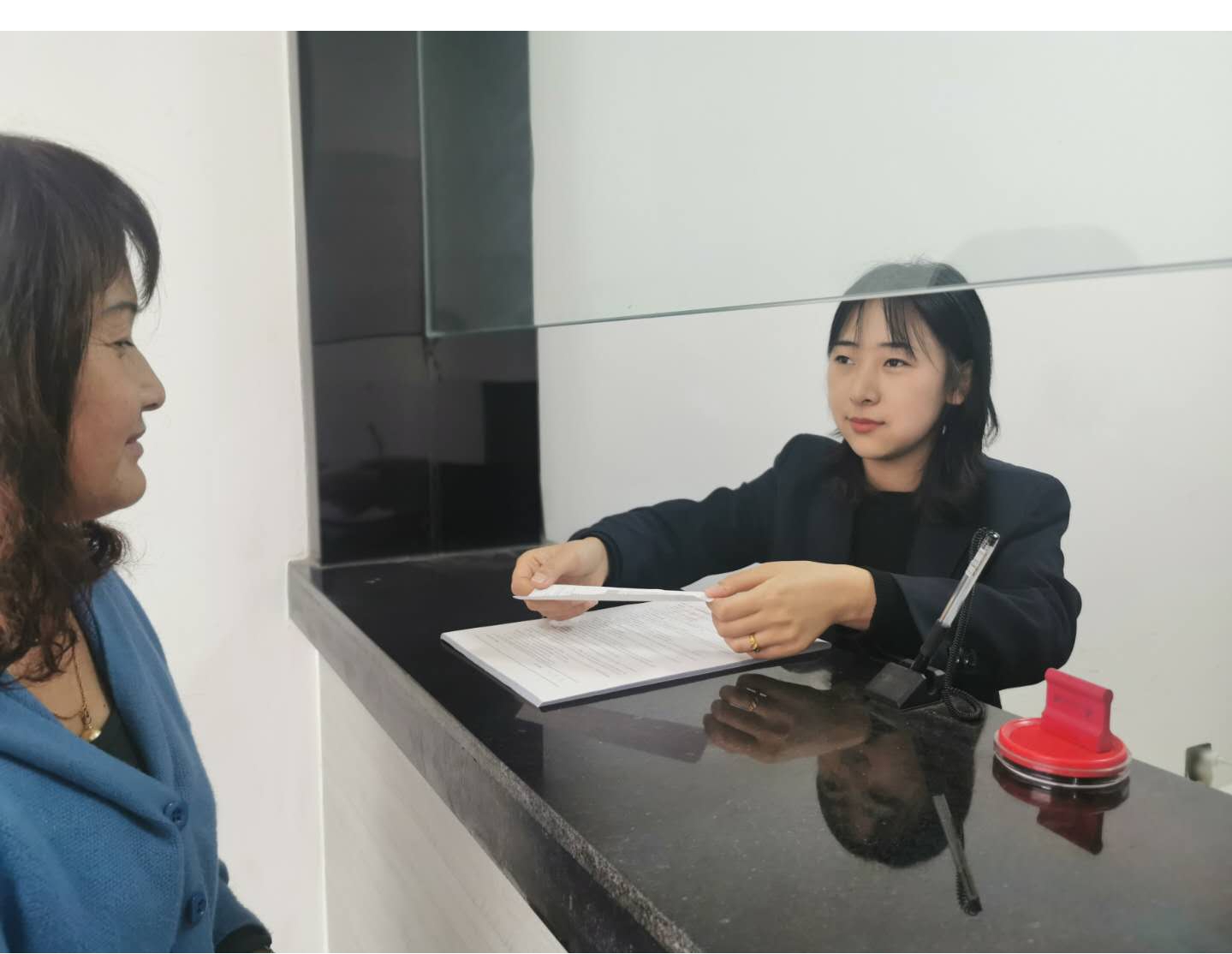 關(guān)于對首期“泓源榜樣”進行公示的公告(圖2) 關(guān)于對首期“泓源榜樣”進行公示的公告(圖2)