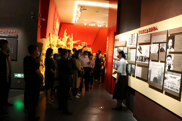 平?jīng)鲢垂军h委組織各支部開(kāi)展“重溫歷史、砥礪前行”(圖2)