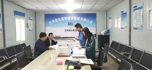 市政府國資委檢查泓源公司項(xiàng)目工地安全生產(chǎn)工作(圖2) 市政府國資委檢查泓源公司項(xiàng)目工地安全生產(chǎn)工作(圖2)