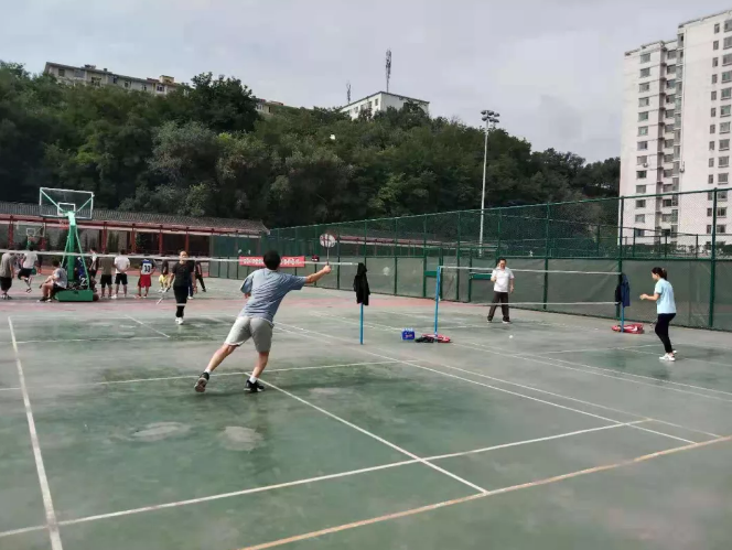 “羽”你過(guò)周末——泓源公司羽毛球興趣小組開展戶外訓(xùn)練活動(dòng)(圖2) “羽”你過(guò)周末——泓源公司羽毛球興趣小組開展戶外訓(xùn)練活動(dòng)(圖2)